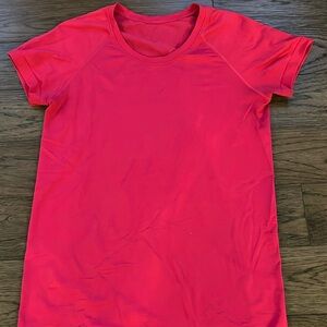 Swifty Tech Short-Sleeve Crewneck Top - Dark Pink